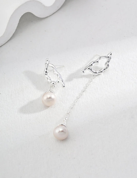 Tidebound Pearl Earrings
